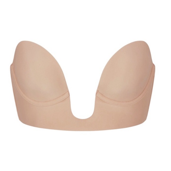 SKIMS Deep Plunge Strapless Bra! Retail $58. - Picture 2 of 8